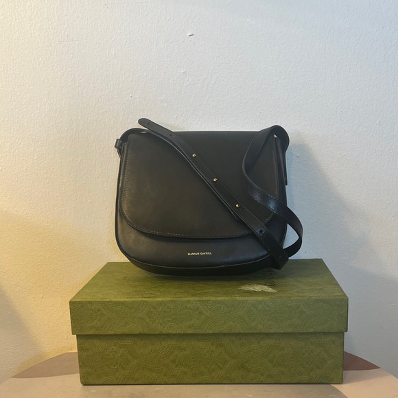 Mansur Gavriel Black Classic Crossbody Bag Regular Size - Picture 2 of 12